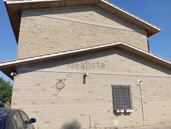 casa indipendente in vendita a Viterbo