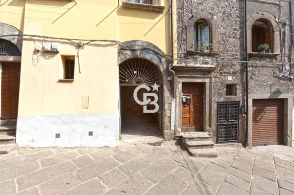 locale di sgombero in vendita a Viterbo in zona Centro Città