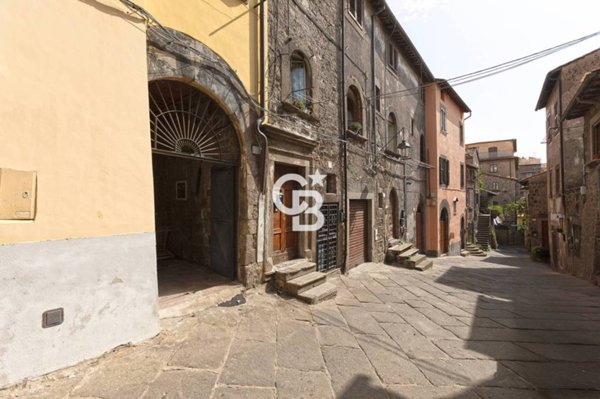 negozio in vendita a Viterbo in zona Centro Città