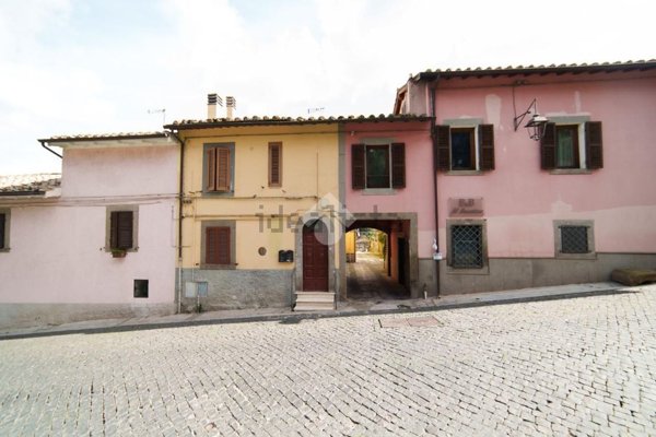 appartamento in vendita a Viterbo in zona Bagnaia