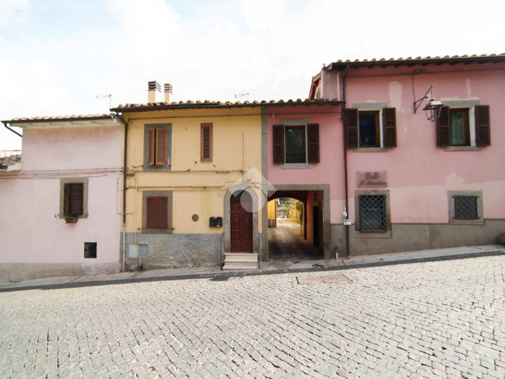 appartamento in vendita a Viterbo in zona Bagnaia
