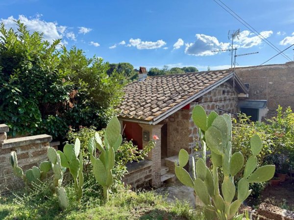 casa indipendente in vendita a Viterbo in zona Grotte Santo Stefano