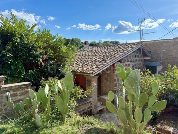 casa indipendente in vendita a Viterbo in zona Grotte Santo Stefano