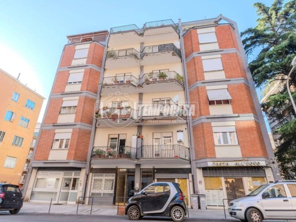 appartamento in vendita a Viterbo in zona Centro Città