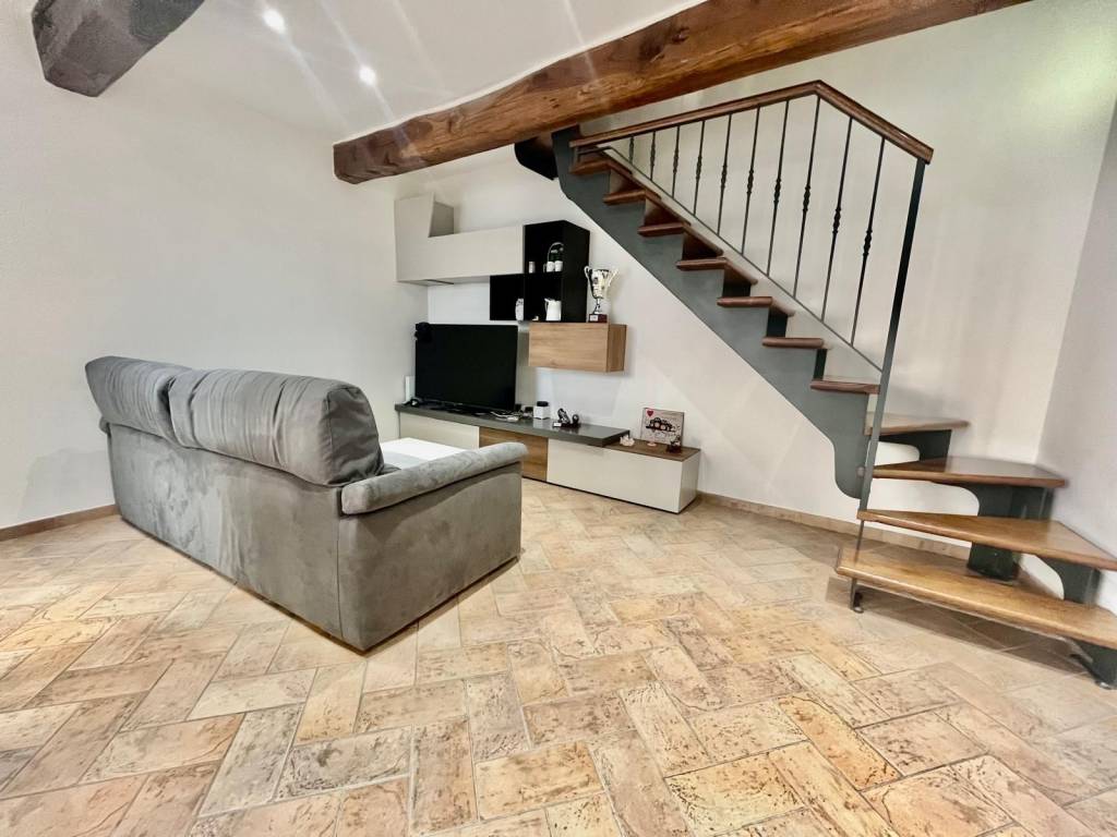 casa indipendente in vendita a Viterbo in zona Centro Città