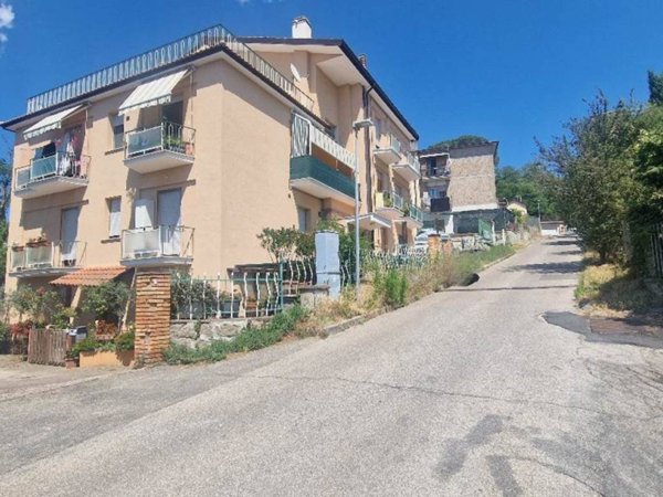appartamento in vendita a Viterbo in zona San Martino al Cimino