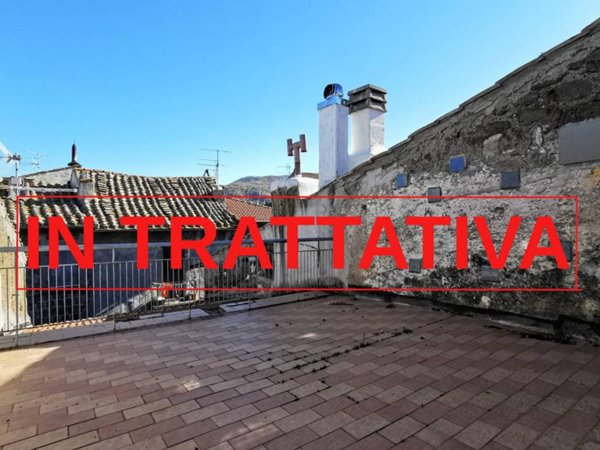 intera palazzina in vendita a Viterbo in zona Bagnaia