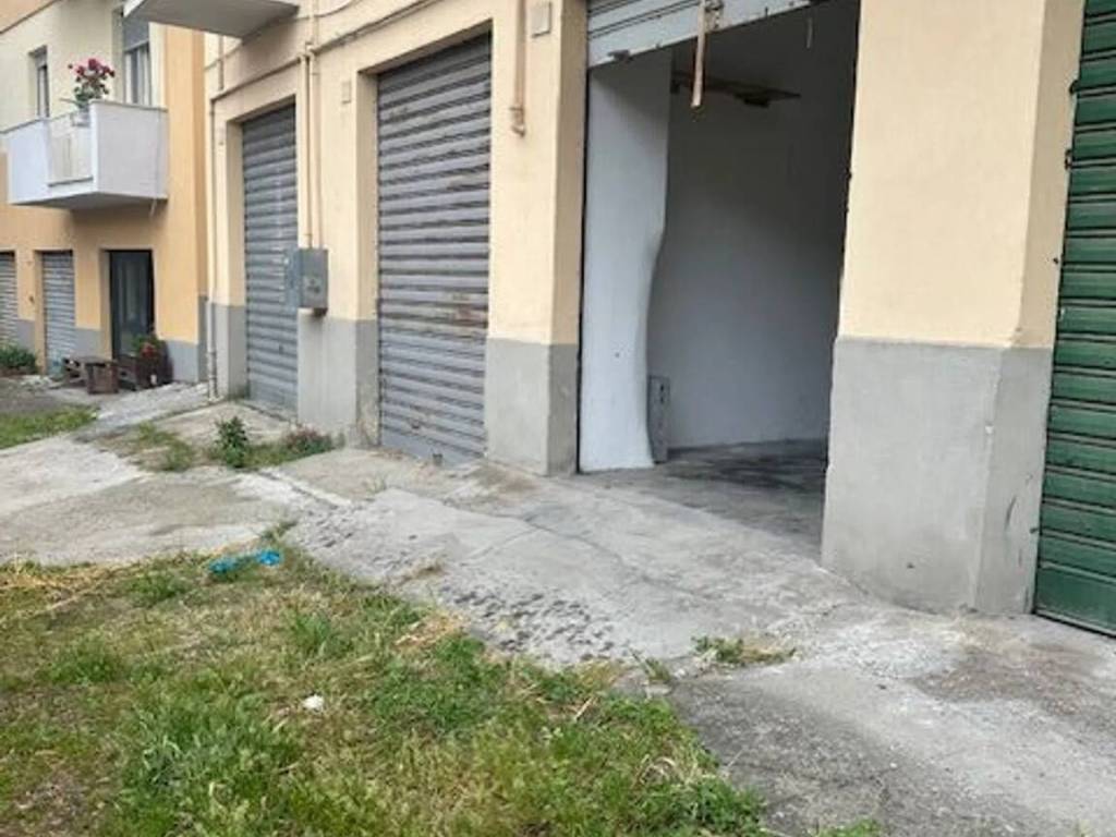 locale di sgombero in vendita a Viterbo