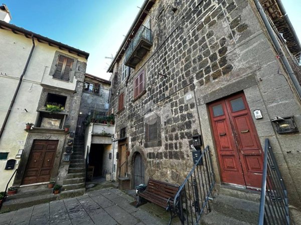 appartamento in vendita a Viterbo in zona Bagnaia