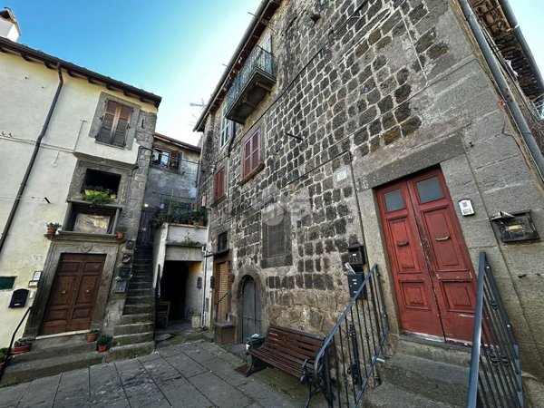 appartamento in vendita a Viterbo in zona Bagnaia