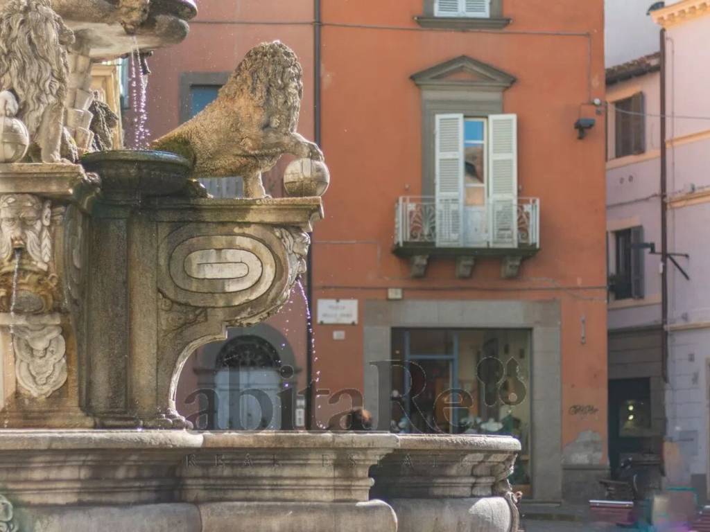 negozio in vendita a Viterbo in zona Centro Città