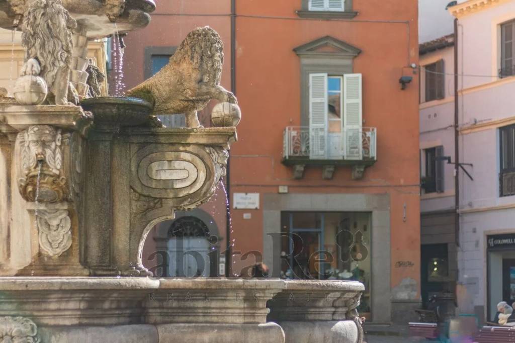 negozio in vendita a Viterbo in zona Centro Città