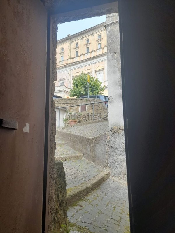 locale di sgombero in vendita a Viterbo in zona Centro Città
