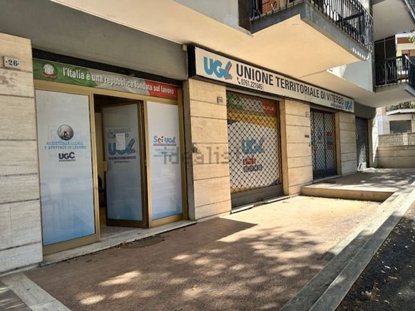 locale commerciale in vendita a Viterbo