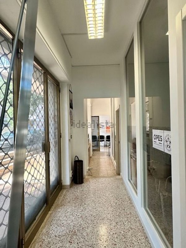 locale commerciale in vendita a Viterbo