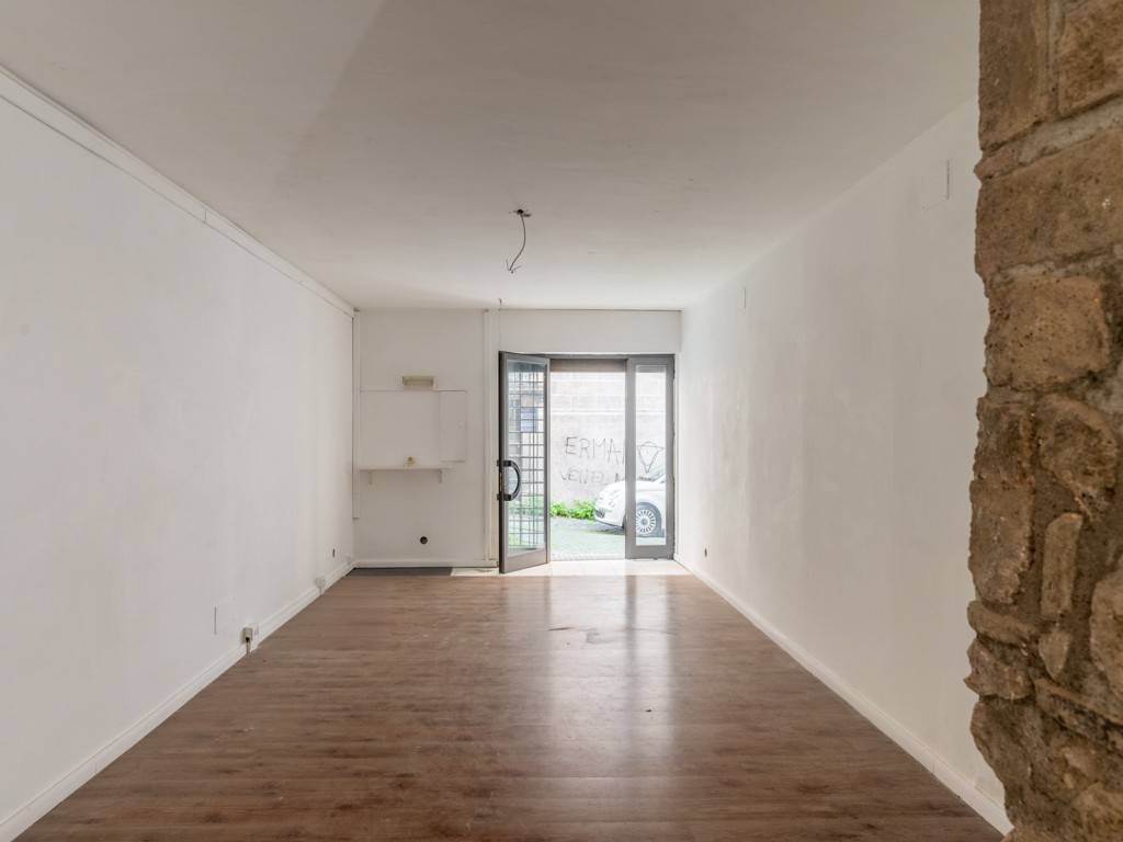 negozio in vendita a Viterbo in zona Centro Città