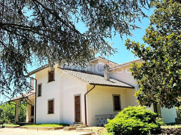 casa indipendente in vendita a Viterbo in zona Bagnaia