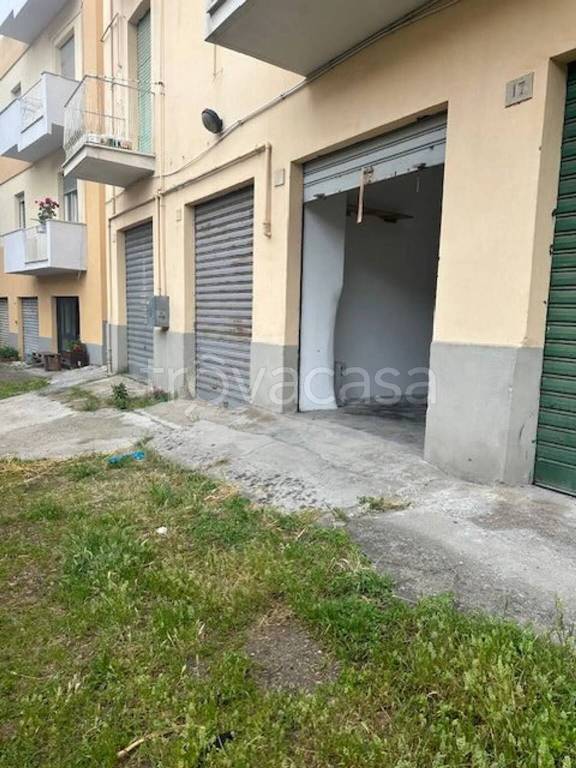 locale di sgombero in vendita a Viterbo