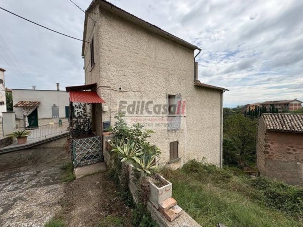 appartamento in vendita a Viterbo in zona Grotte Santo Stefano