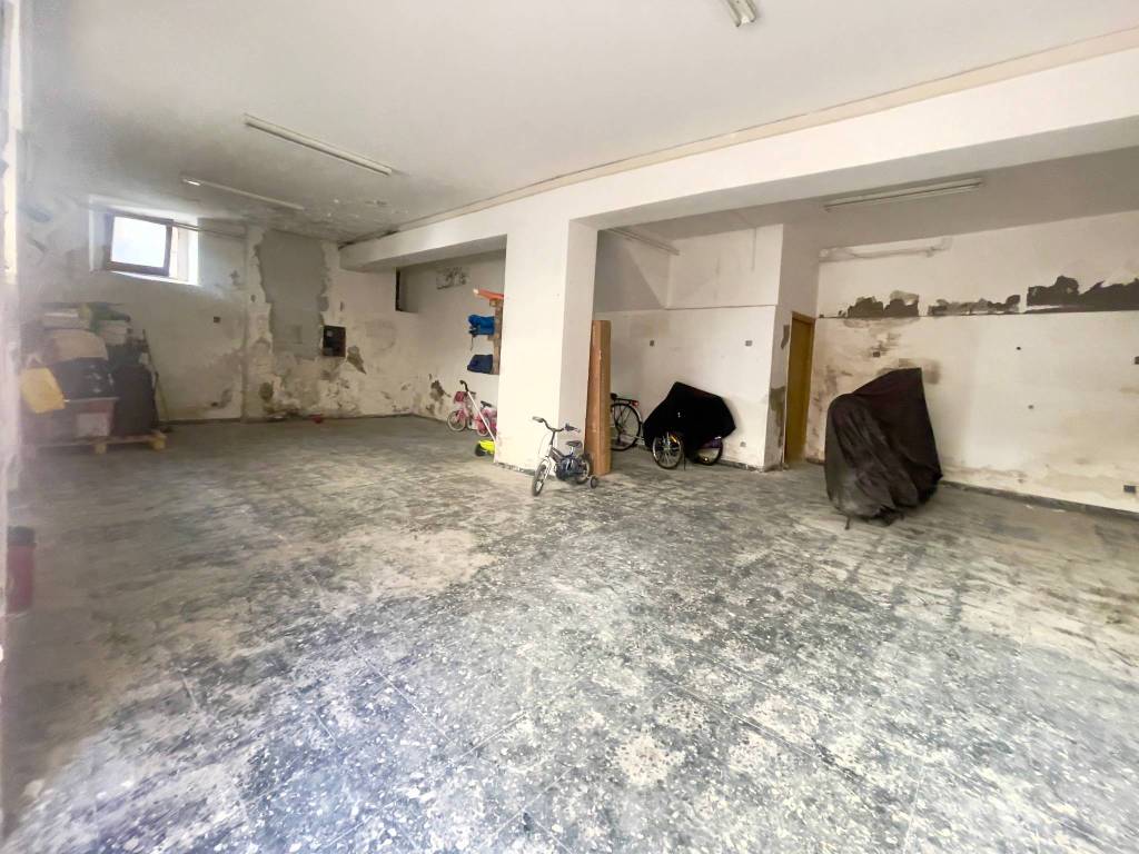locale di sgombero in vendita a Viterbo in zona Centro Città