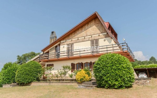 casa indipendente in vendita a Viterbo in zona Centro Città