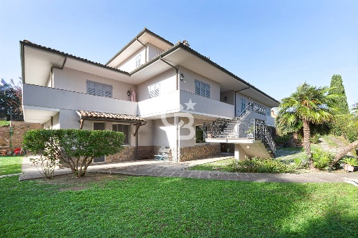 casa indipendente in vendita a Viterbo in zona Grotte Santo Stefano