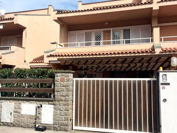 casa indipendente in vendita a Viterbo in zona San Martino al Cimino