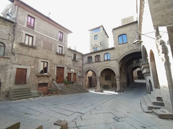 pentavano in vendita a Viterbo in zona Centro Città