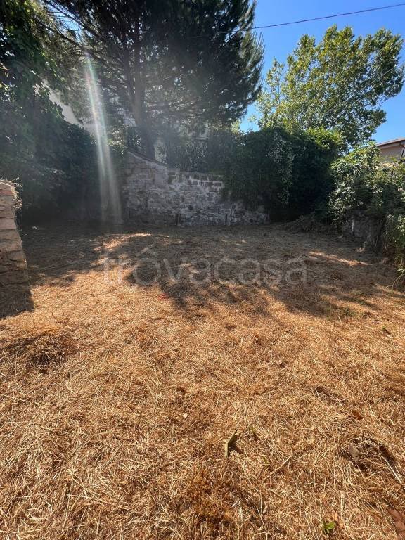 casa indipendente in vendita a Viterbo