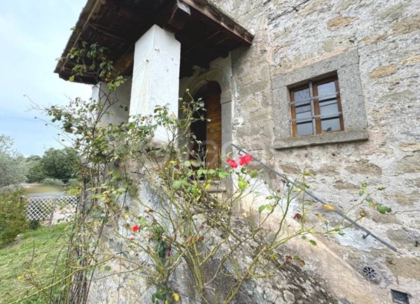 casa indipendente in vendita a Viterbo in zona San Martino al Cimino