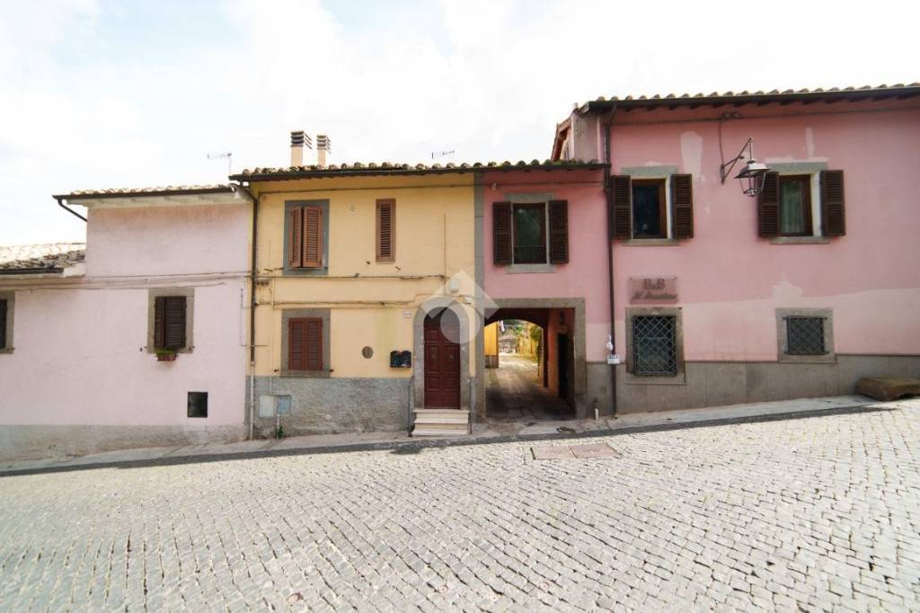 appartamento in vendita a Viterbo in zona Bagnaia