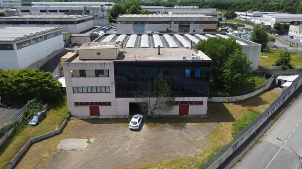 locale di sgombero in vendita a Viterbo in zona Bagni di Viterbo