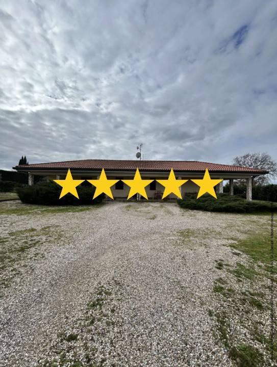 casa indipendente in vendita a Viterbo