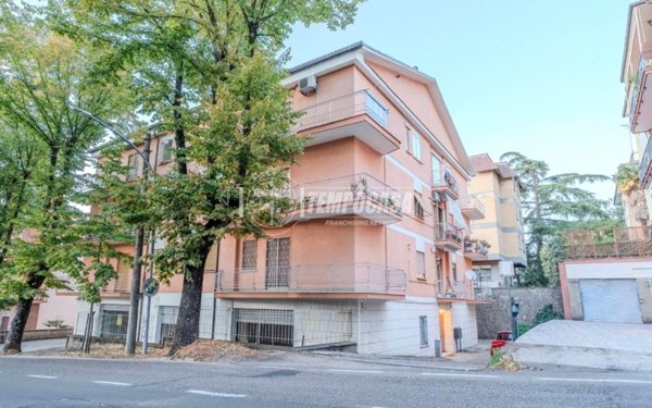 appartamento in vendita a Viterbo in zona Belcolle