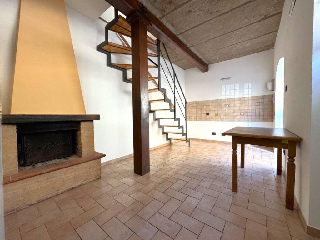appartamento in vendita a Viterbo in zona Tobia