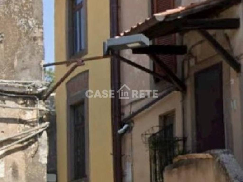 casa indipendente in vendita a Viterbo in zona Centro Città