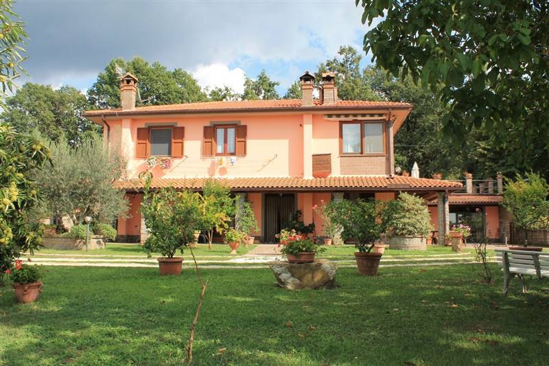 casa indipendente in vendita a Viterbo in zona San Martino al Cimino