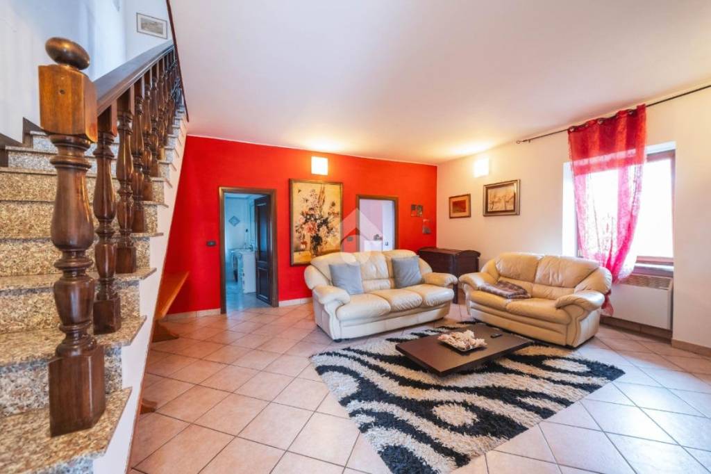 casa indipendente in vendita a Viterbo in zona San Martino al Cimino