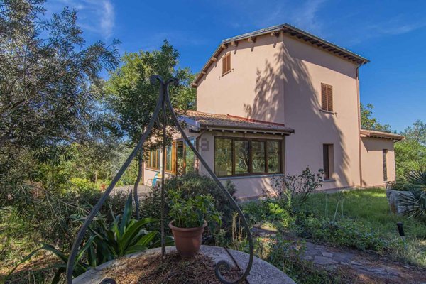 casa indipendente in vendita a Viterbo in zona Centro Città