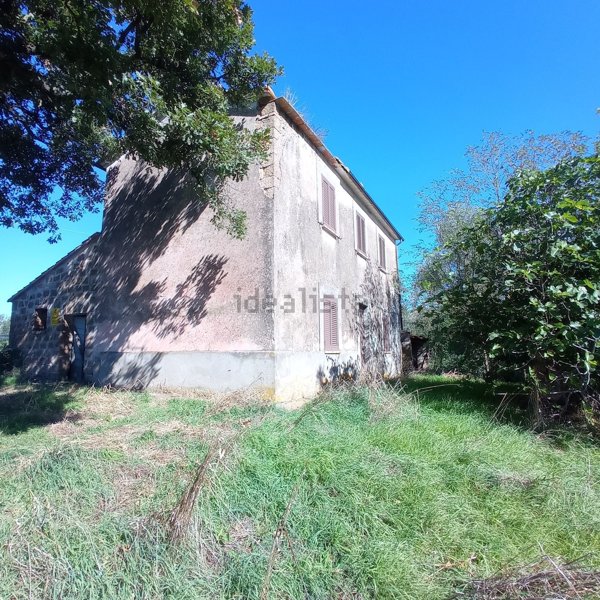 casale in vendita a Viterbo in zona Pratoleva