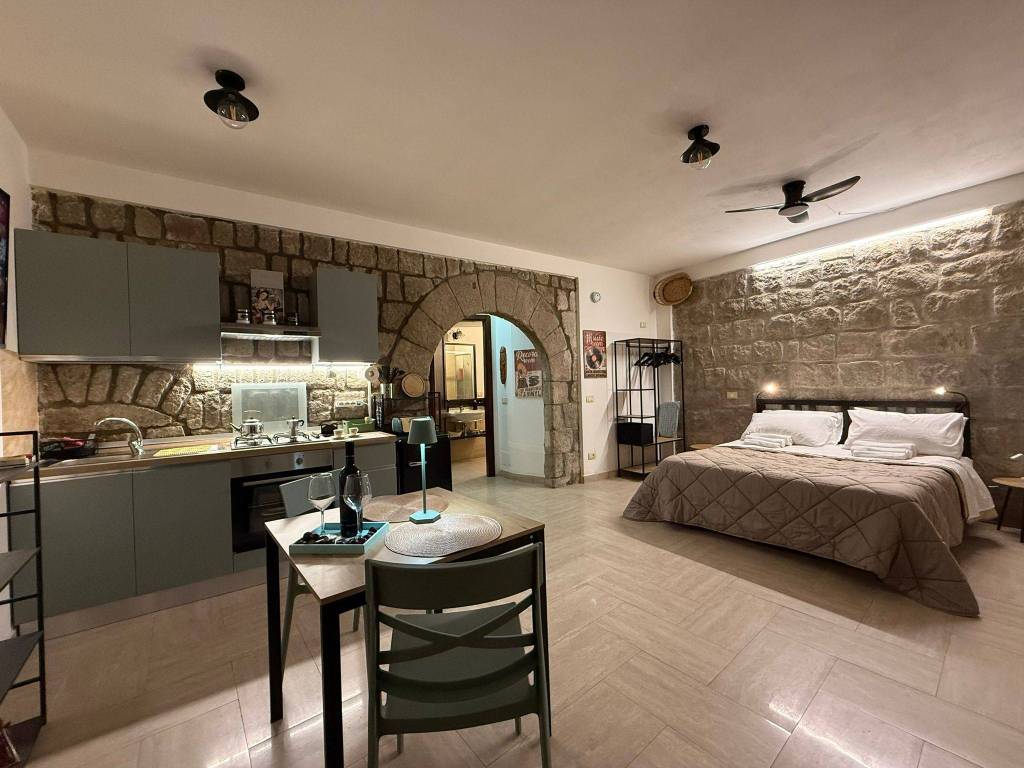 casa indipendente in vendita a Viterbo in zona Centro Città
