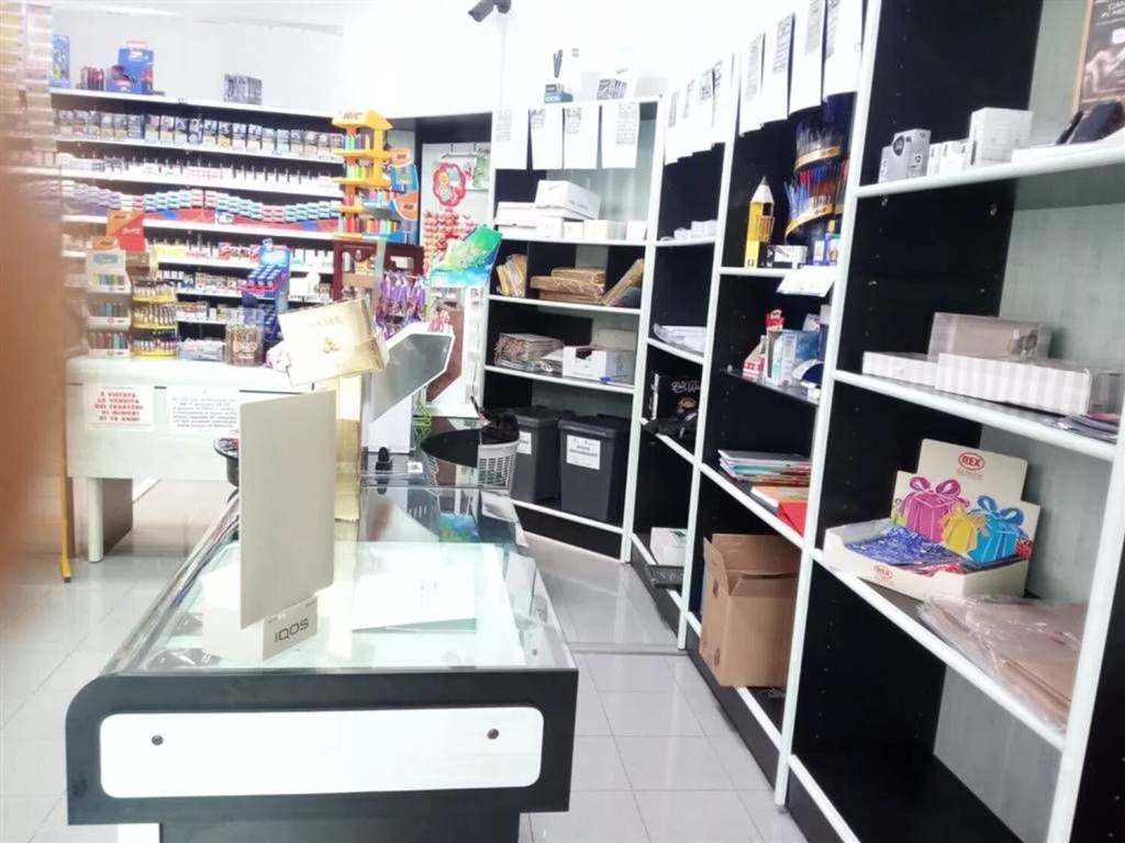 negozio in vendita a Viterbo in zona Centro Città