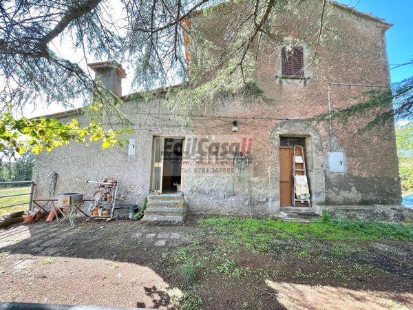 appartamento in vendita a Viterbo in zona Fastello