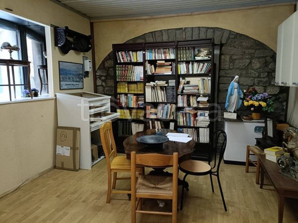 negozio in vendita a Viterbo