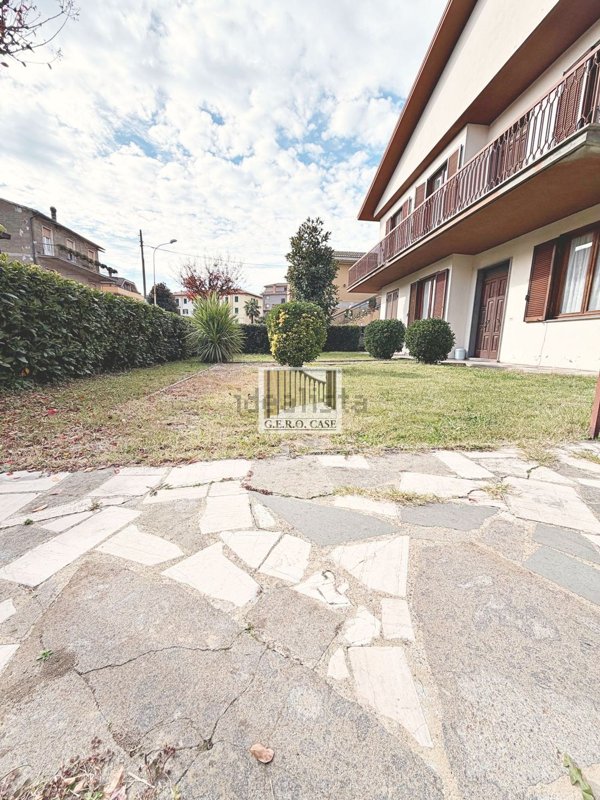 casa indipendente in vendita a Viterbo