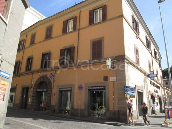 appartamento in vendita a Viterbo in zona Centro Città