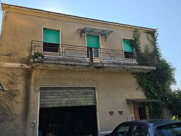 casa indipendente in vendita a Viterbo in zona Grotte Santo Stefano