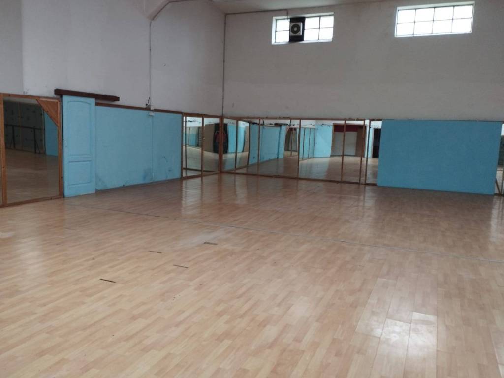 locale commerciale in vendita a Viterbo