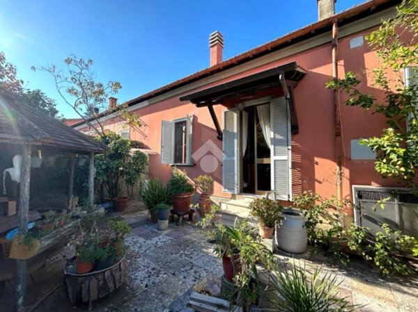 casa indipendente in vendita a Viterbo in zona Centro Città