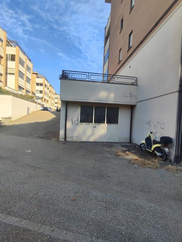 locale di sgombero in vendita a Viterbo in zona La Quercia
